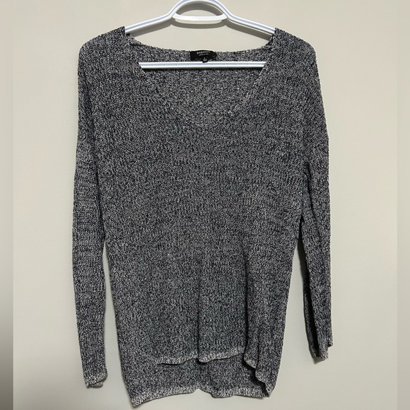 Aritzia Babaton Linen and Silk V Neck Sweater - Picture 1 of 4